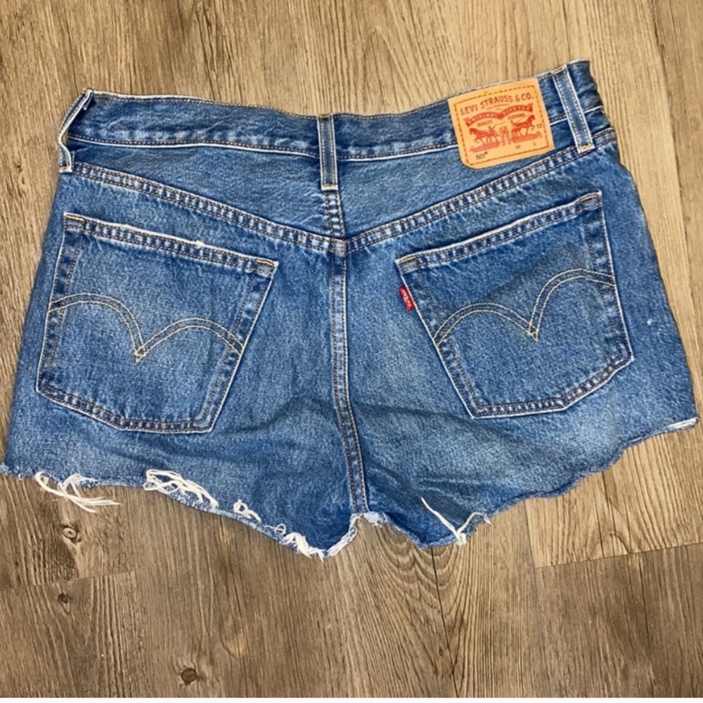 Levi’s 501 mid rise shorts
